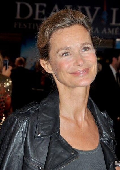 File:Marie-Sophie L. portrait.jpg