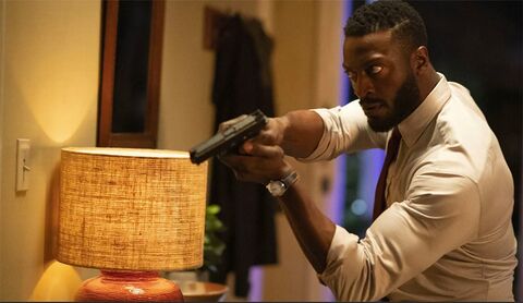 Aldis Hodge as Detective James Lanier with the Kurono Tokyo Classic CB001E in The Invisible Man (2020)