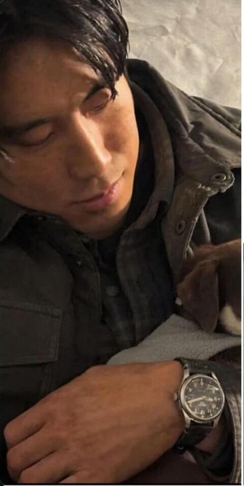 Young Mazino as Jesse with the Seiko 5 Sports Field (leather) in The Last of Us (2023)