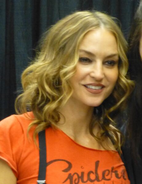 File:Drea de Matteo portrait.jpg