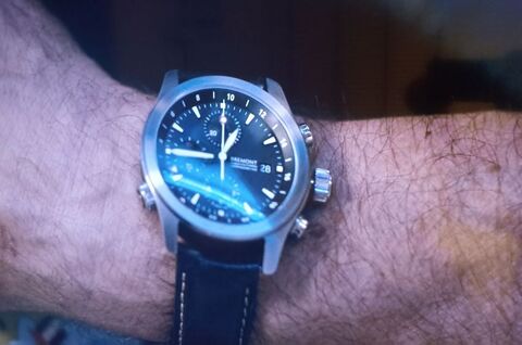 Ben Miles as Captain Robin Allen with the Bremont ALT1-ZT in Hijack (2023)