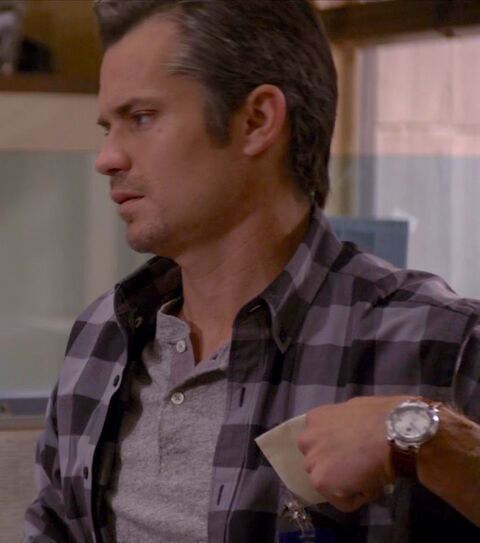 Timothy Olyphant as Raylan Givens with the TAG Heuer Series 6000 in Justified (2010)