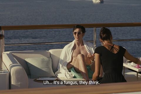 Nicholas Braun as Greg Hirsch with the Shinola Runwell 3HD in Succession (2018)