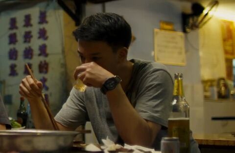 Yin Fang as Zheng Yi with the Jinnaier quartz watch in Better Days (2019)