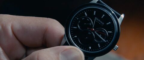 Michiel Huisman as Dylan Branson with the Bering Ceramic in 2:22 (2017)