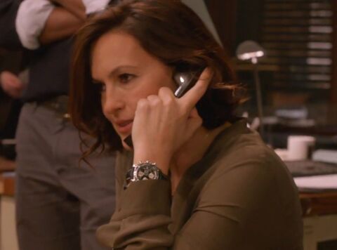 Mariska Hargitay as Olivia Benson with the Breitling Chronomat in Law & Order: Special Victims Unit (1999)