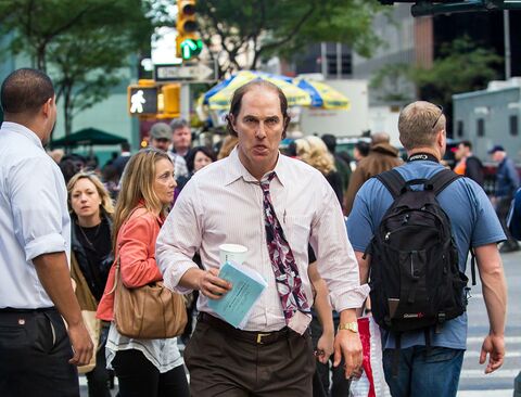 Matthew McConaughey as Kenny Wells with the Casio A159WGEA-5 in Gold (2016)