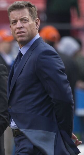 File:Troy Aikman portrait.jpg