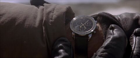 John Lithgow as Eric Qualen with the Hamilton (unidentified model) in Cliffhanger (1993)