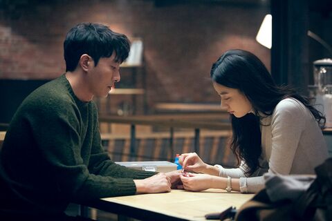 Han Hyo-joo as Yi-soo with the Cartier (unidentified model) in The Beauty Inside (2015)