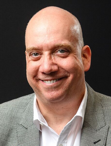File:Paul Giamatti portrait.jpg