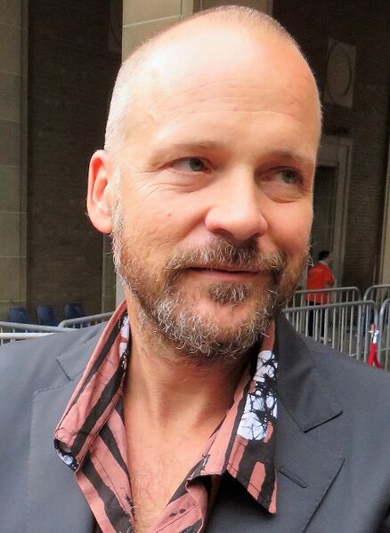 File:Peter Sarsgaard portrait.jpg