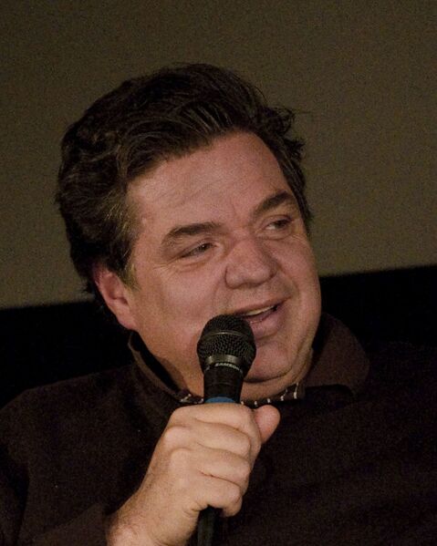 File:Oliver Platt portrait.jpg