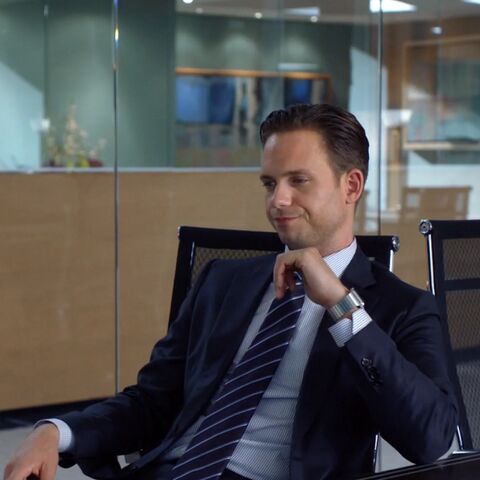 Patrick J. Adams as Mike Ross with the Apple Watch in Suits (2011)