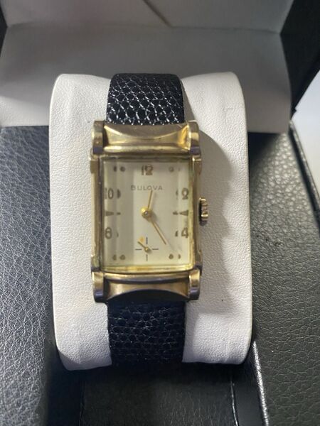 File:Bulova (unidentified model) watch.jpg