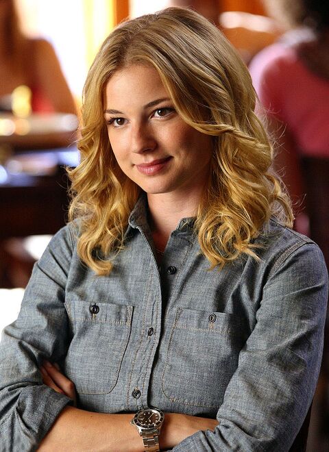 Emily VanCamp as Emily Thorne with the Rolex Submariner in Revenge (2011)