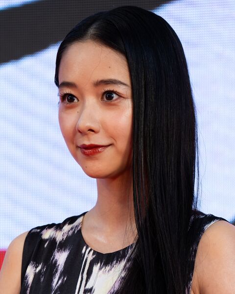 File:Mayu Hotta portrait.jpg