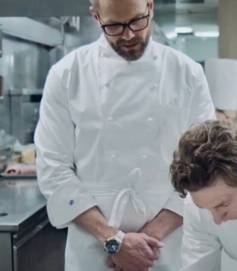 Joel McHale as David Fields with the Breitling Chronomat in The Bear (2022)