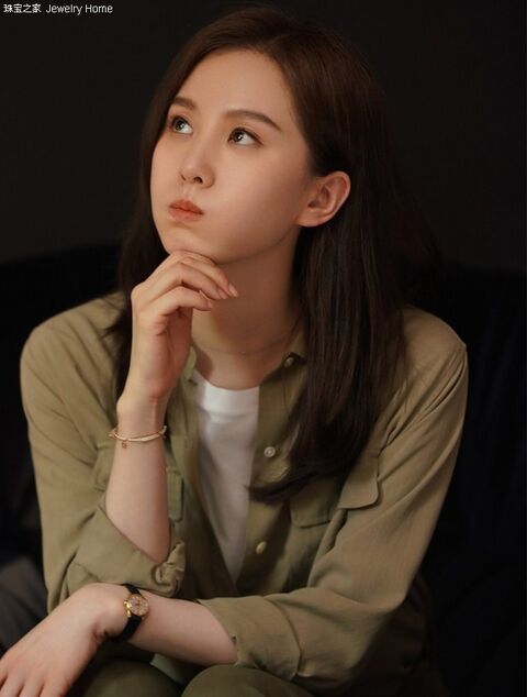 Liu Shishi as Jiang Nansun with the Omega De Ville Ladymatic in My Best Friend's Story (2020)