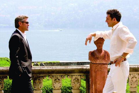 Vincent Cassel as François Toulour with the Louis Vuitton Tambour Chronographe in Ocean's Twelve (2004)