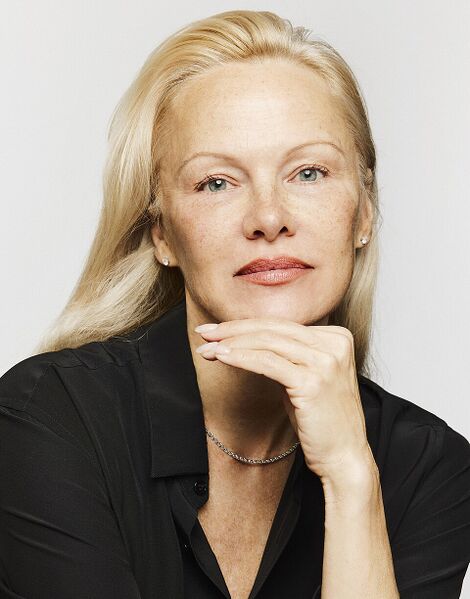 File:Pamela Anderson portrait.jpg