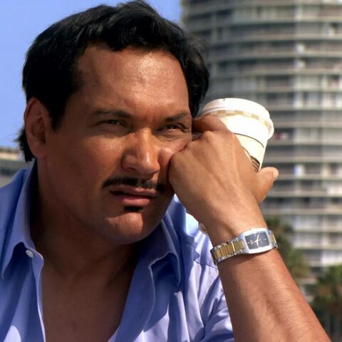 Jimmy Smits as Miguel Prado with the Casio MTP-1165 in Dexter (2006)