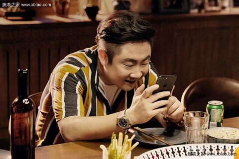 Qiao Shan as Wu Xiaojiang (吴小江) with the Audemars Piguet Royal Oak Offshore Diver 15703 in Kill Mobile (2018)
