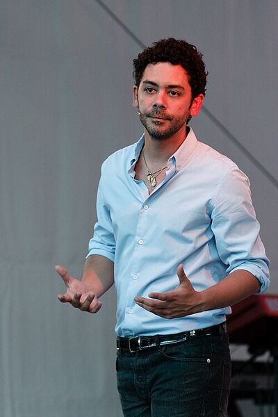 File:Manu Payet portrait.jpg