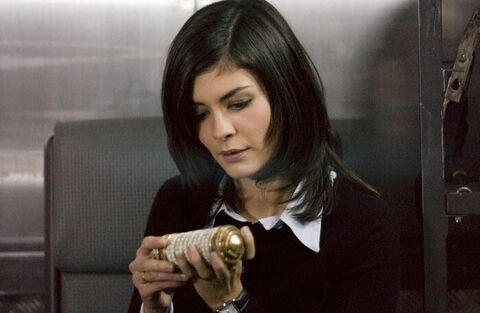 Audrey Tautou as Sophie Neveu with the Baume & Mercier Hampton in The Da Vinci Code (2006)