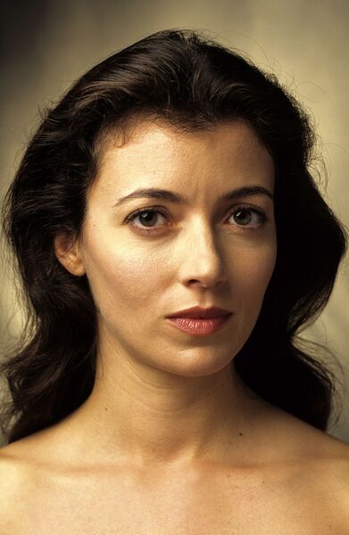 File:Mia Sara portrait crop.jpg