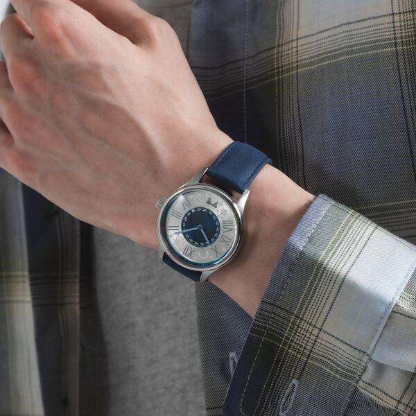 File:SuperGroupies Liliya Kazuraki Model Watch.jpg