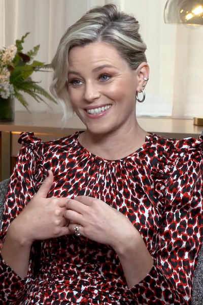 File:Elizabeth Banks portrait.png