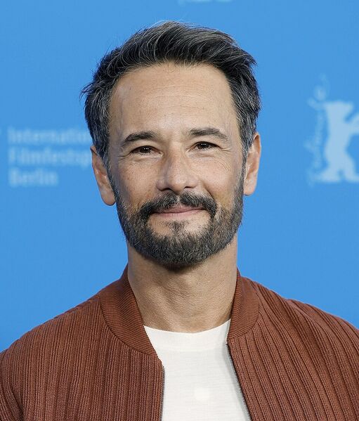 File:Rodrigo Santoro portrait.jpg