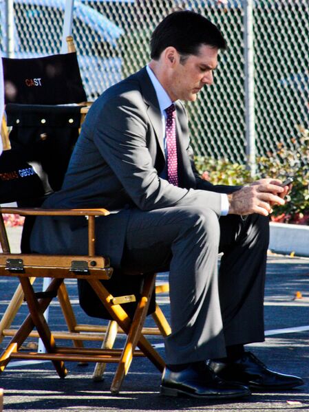 File:Thomas Gibson portrait.jpg