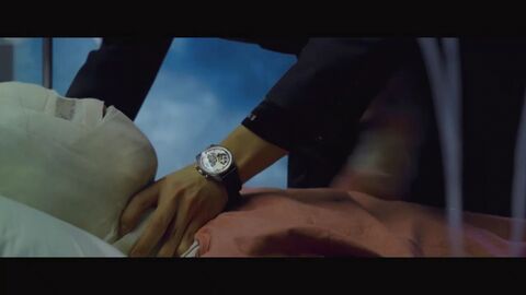 Kim Soo-hyun as Jang Tae-yeong with the Zenith Chronomaster Open in Real (2017)