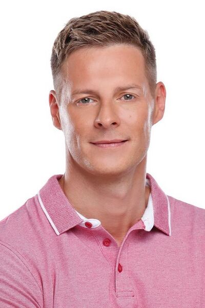 File:Matthieu Delormeau portrait.jpg