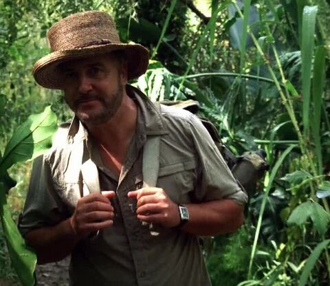 William Petersen as Gil Grissom with the Hermès Cape Cod in CSI: Crime Scene Investigation (2000)
