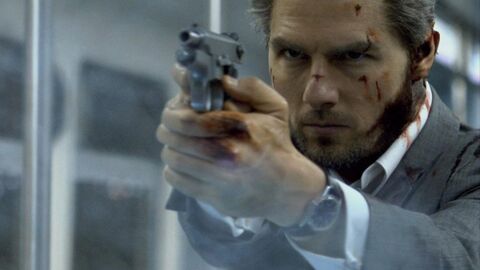 Tom Cruise as Vincent with the IWC Vintage Ingenieur IW3233 in Collateral (2004)