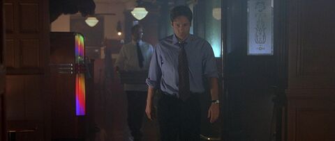 David Duchovny as Fox Mulder with the Victorinox (unidentified model) in The X-Files (1998)