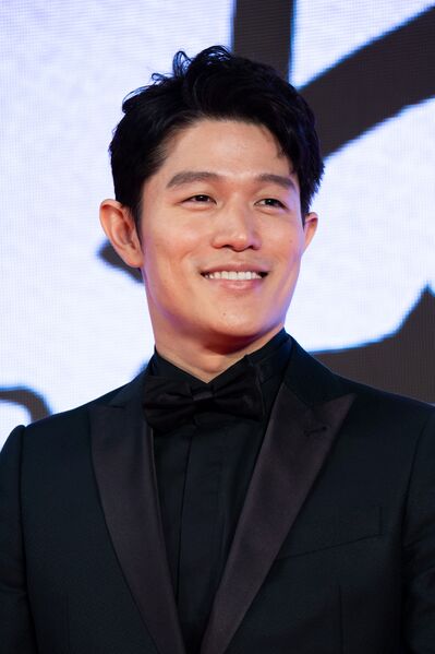 File:Ryohei Suzuki portrait.jpg