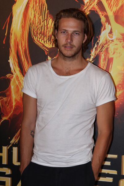 File:Luke Bracey.jpg
