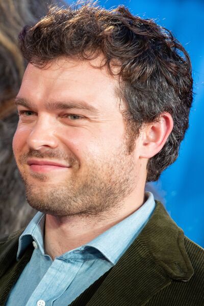 File:Alden Ehrenreich portrait.jpg