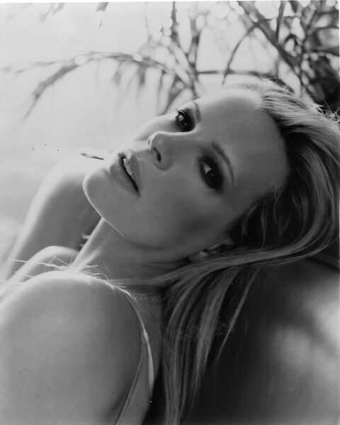 File:Kim Basinger portrait.jpg
