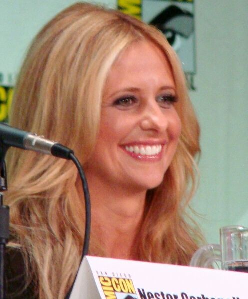 File:Sarah Michelle Gellar portrait.jpg