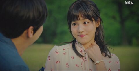 Eugene as Oh Yoon-hee with the Milton Stelle MS-079 in The Penthouse: War in Life (2020)