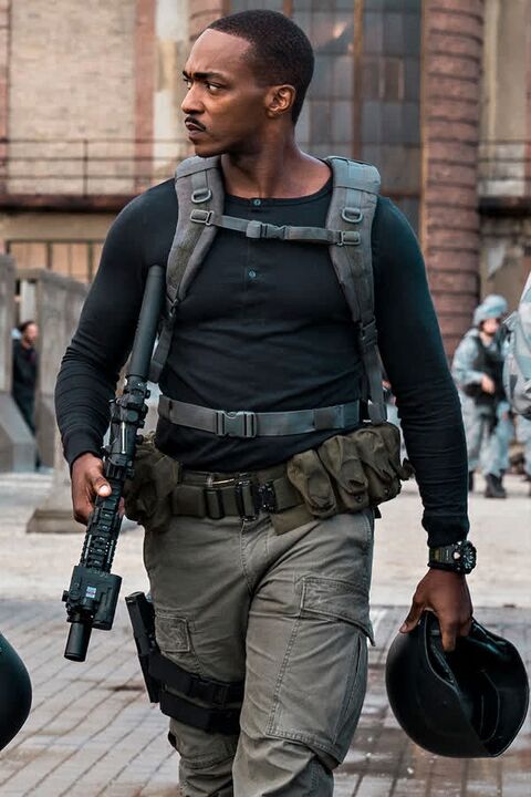 Anthony Mackie as Leo with the Casio G-Shock MUDMASTER GWG1000-1A3 in Outside The Wire (2021)